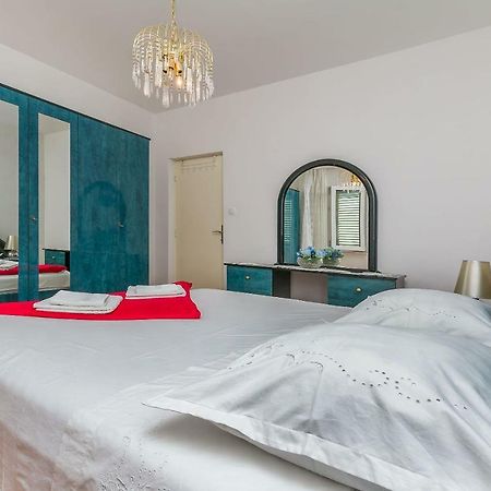 Apartment Marijana Omis Exterior photo