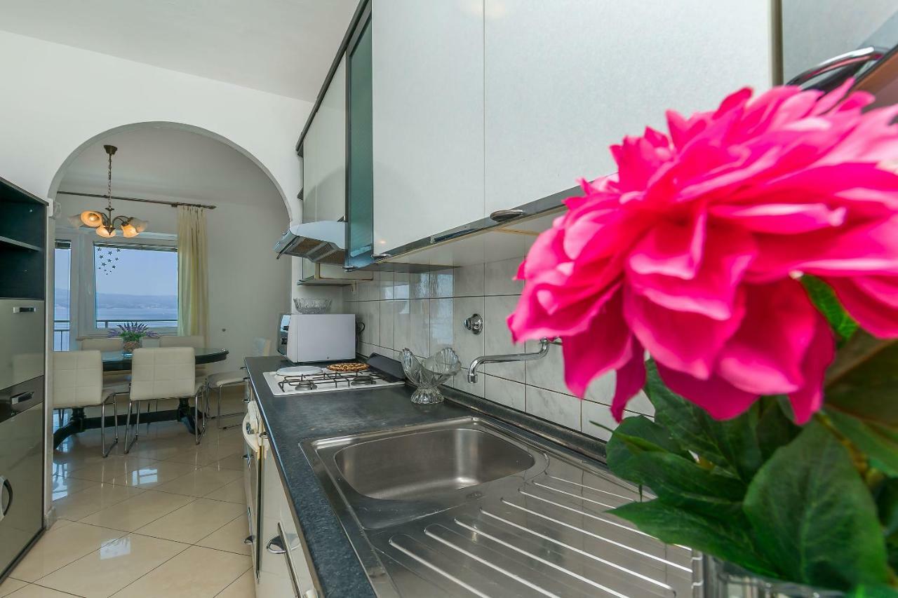 Apartment Marijana Omis Exterior photo