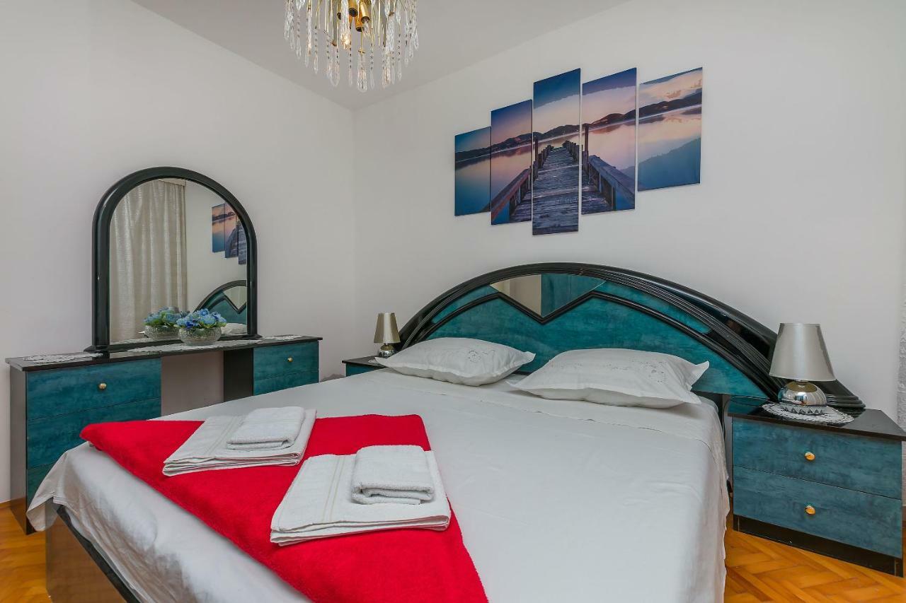 Apartment Marijana Omis Exterior photo