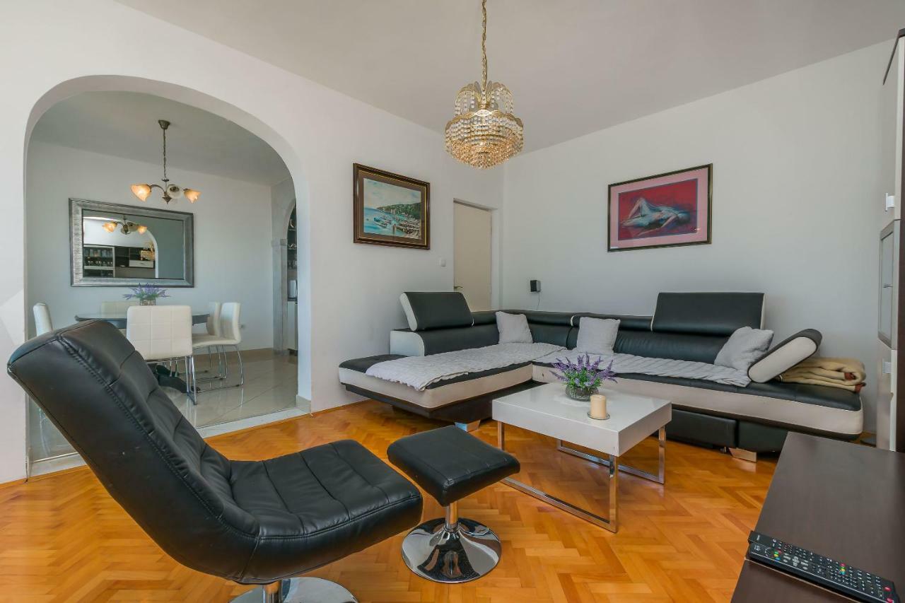 Apartment Marijana Omis Exterior photo
