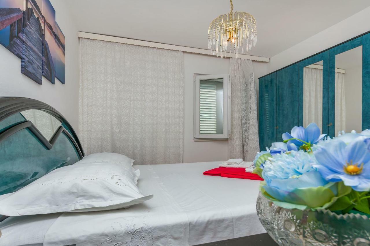 Apartment Marijana Omis Exterior photo